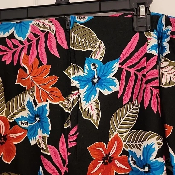 MAGGIE BARNES Floral skirt 28W - Picture 4 of 8